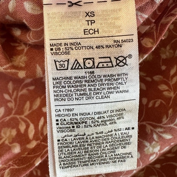 Old Navy Boho Mauve Floral V-Neck Flutter Sleeve Top with Ruffle Details Sz XS - Picture 10 of 12